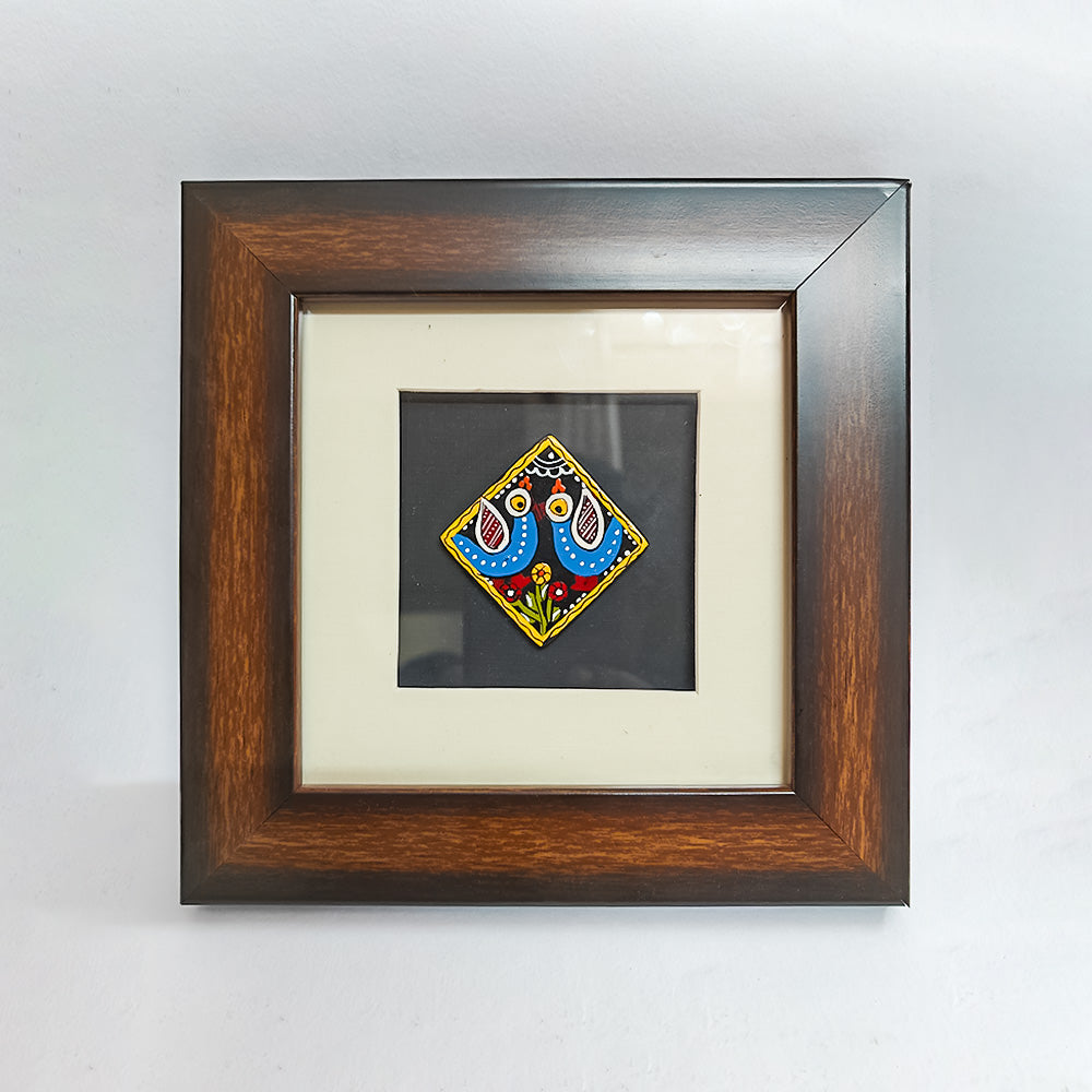 Tikuli Bird Frame