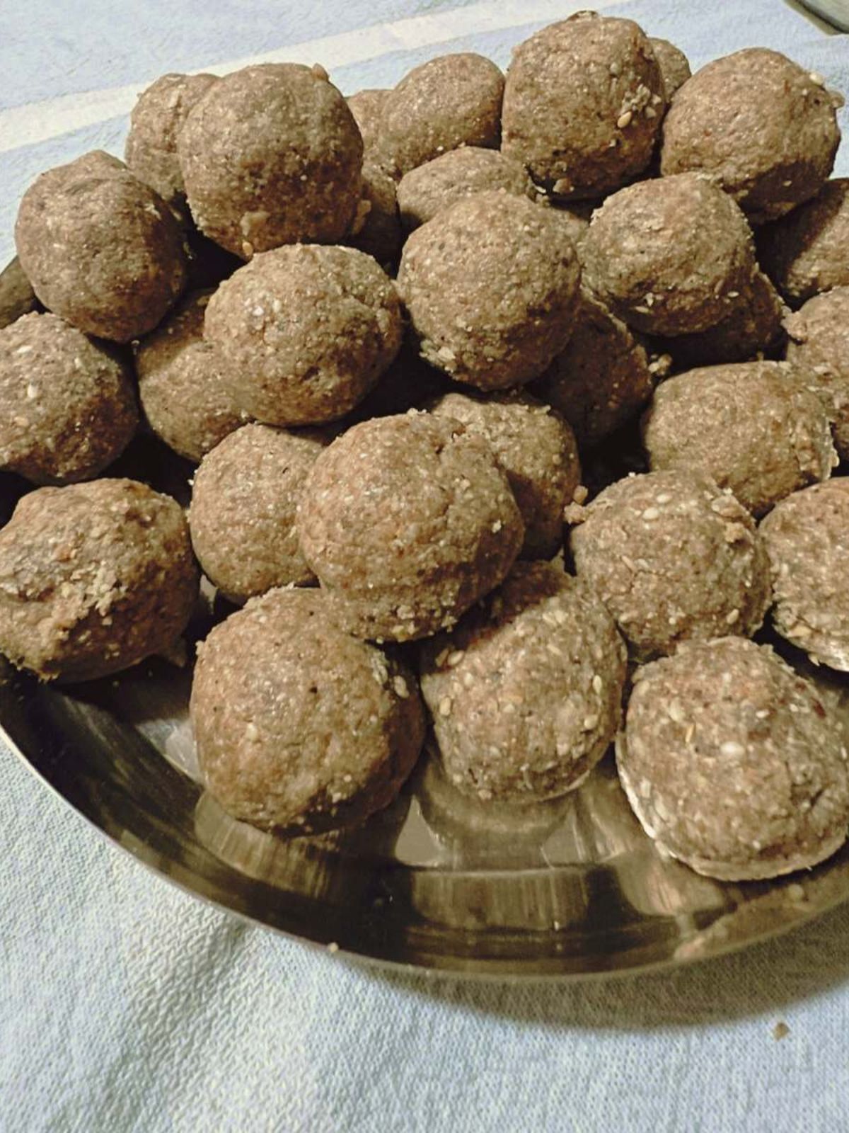 Sesame Laddoos (12)